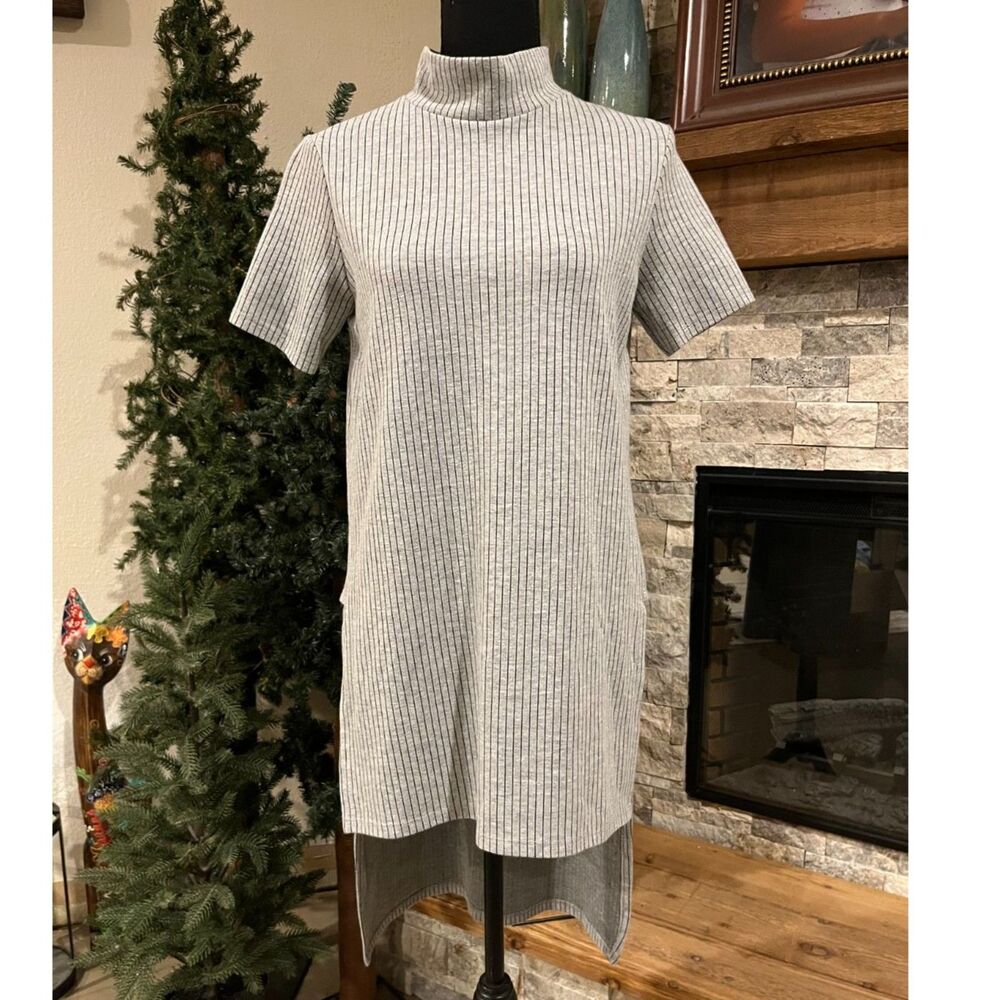 ZARA Trafaluc Gray Polyester Blend Striped Short Sleeve Hi-Low Tunic Top Sz M